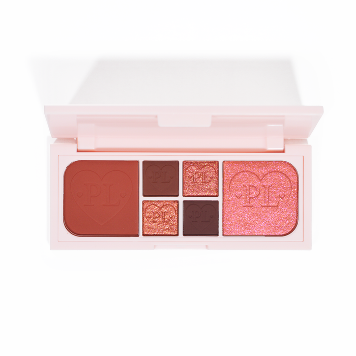 Μια εικόνα της παλέτας P.Louise Fluffy Fantasy Mini Eyes & Face με κρεμώδη ματ και βουτυρένια λάμψη σε μια σειρά από ρουζ και σκούρες ροζ αποχρώσεις