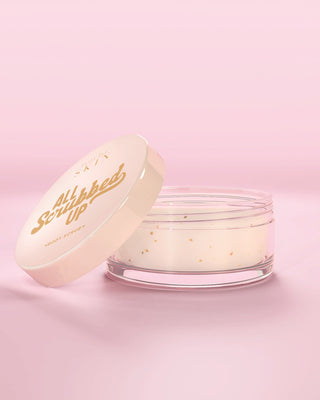 Βάζο P.Louise All Scrubbed Up Body Scrub σε κέικ καρύδας σε ροζ φόντο