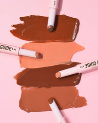 Swatches of the P.Louise Glow Guide Glossy Lipstick Balms σε ροζ φόντο