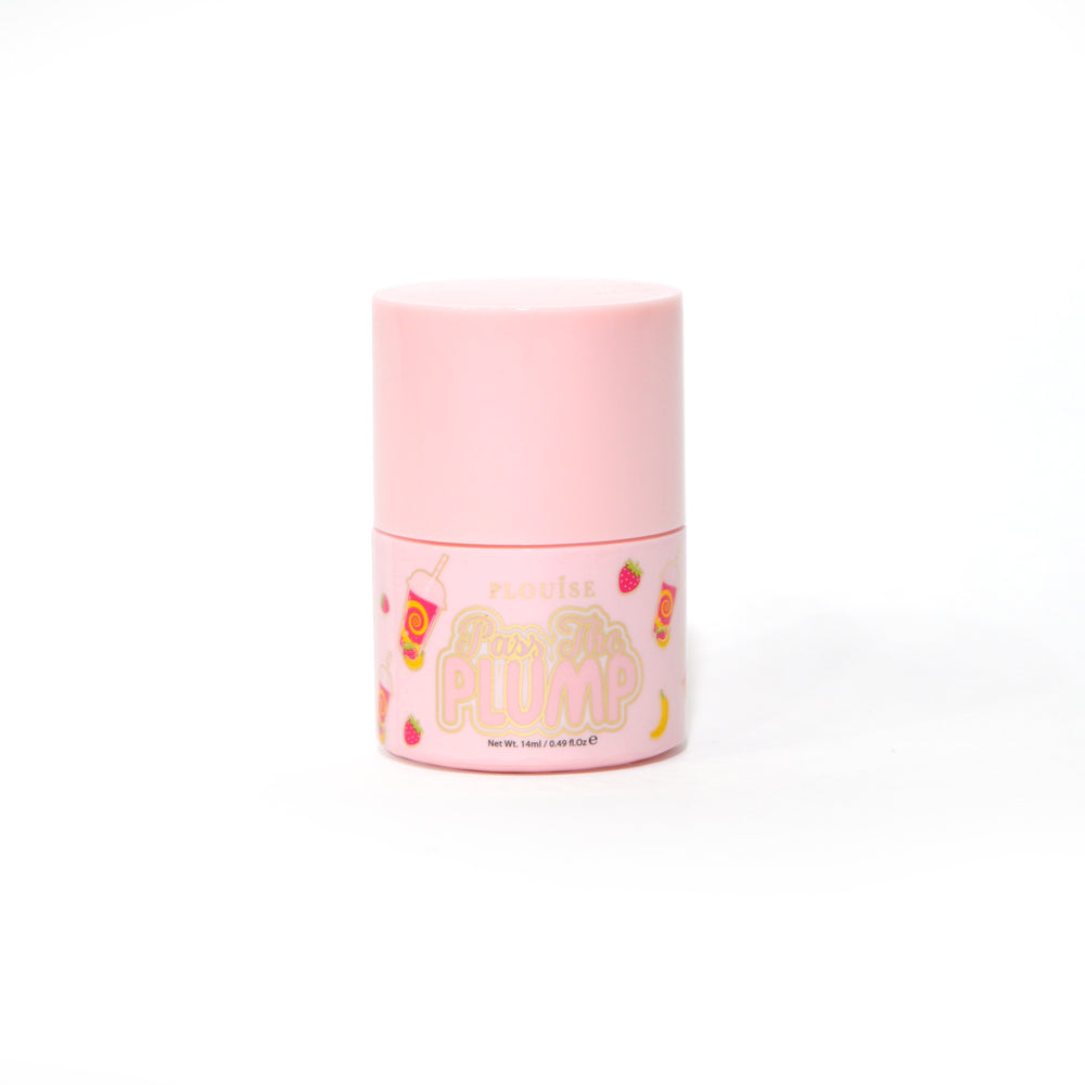 Ροζ μπουκάλι P.Louise Pass The Plump Lip Treatment σε λευκό φόντο