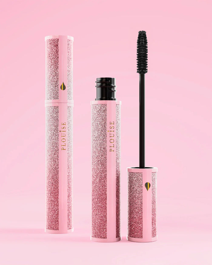 P.Louise Cry Baby Mascara με αστραφτερό περίβλημα σε ροζ φόντο