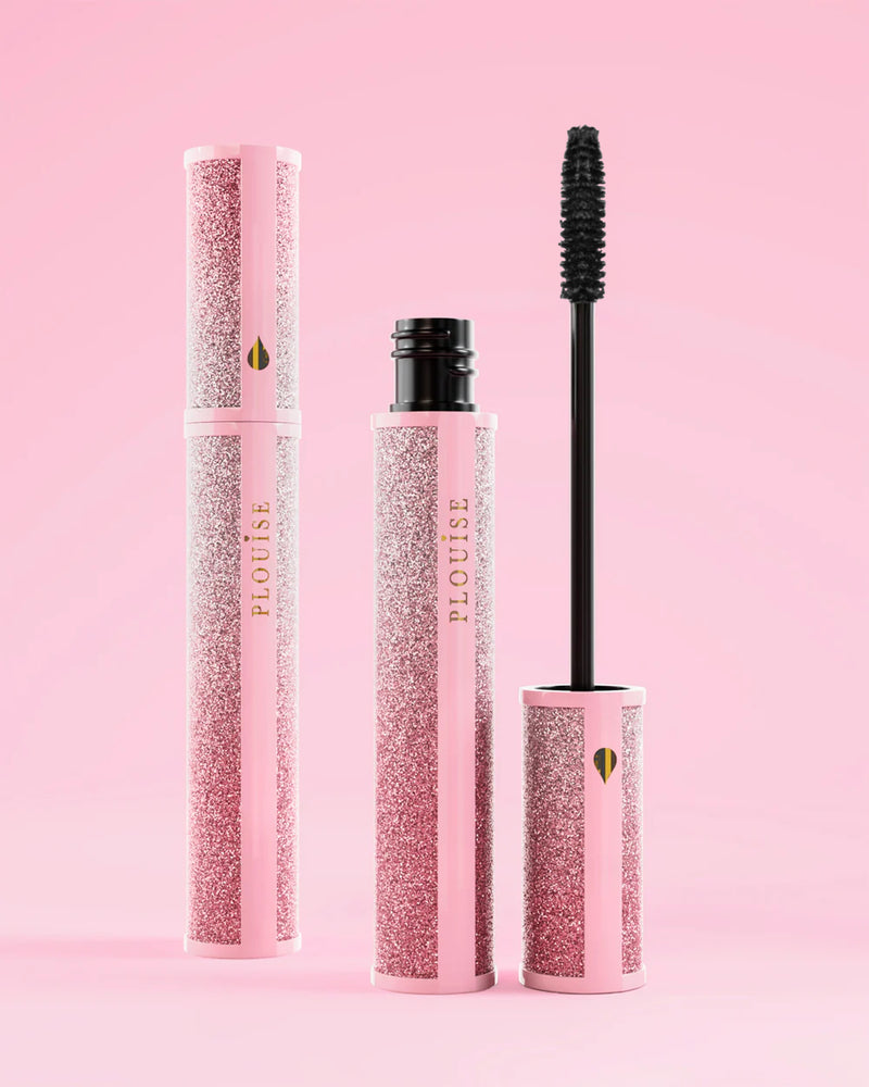 P.Louise Cry Baby Mascara με αστραφτερό περίβλημα σε ροζ φόντο